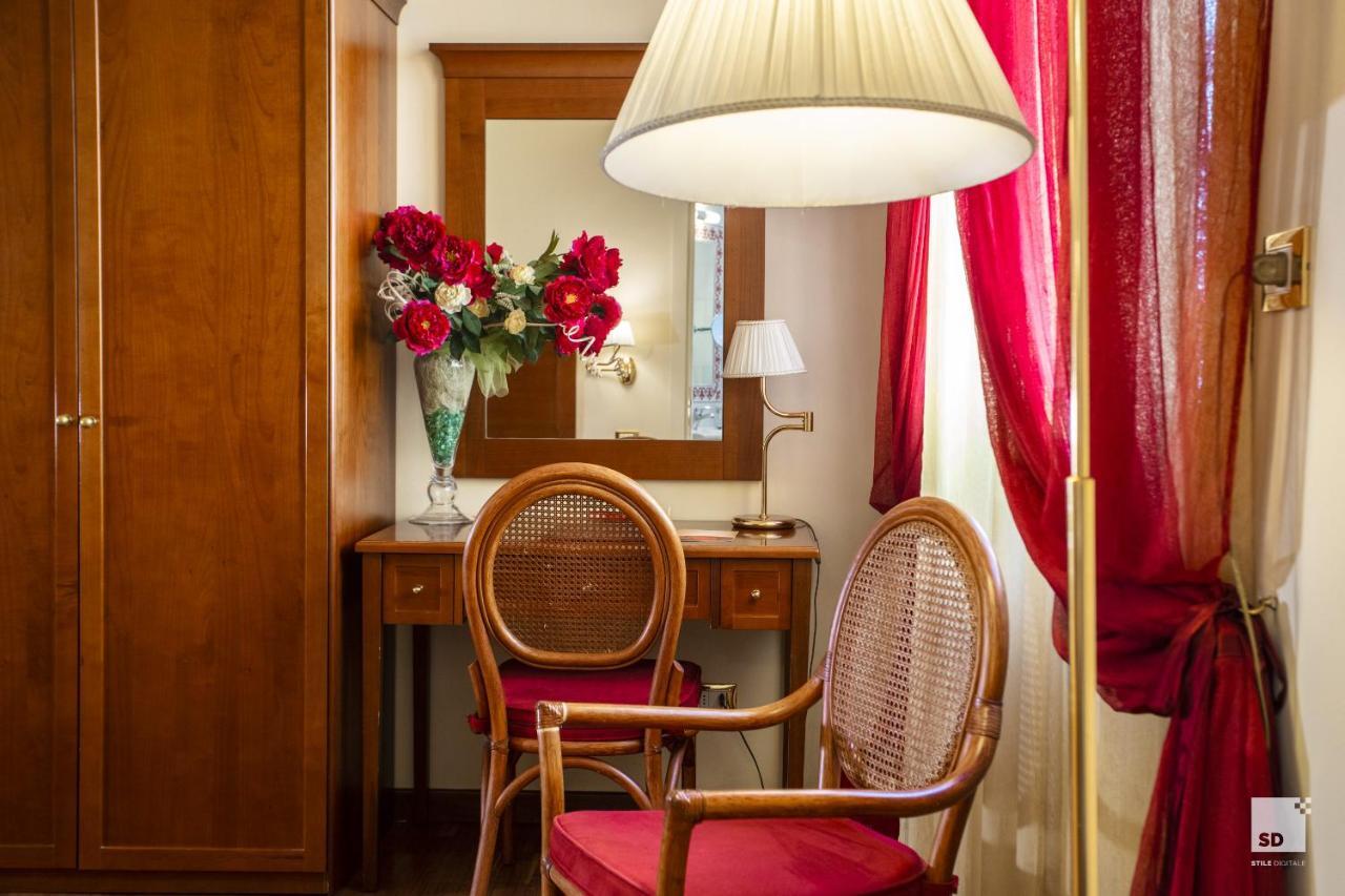 Hotel Alessandro Della Spina Pisa Exterior photo