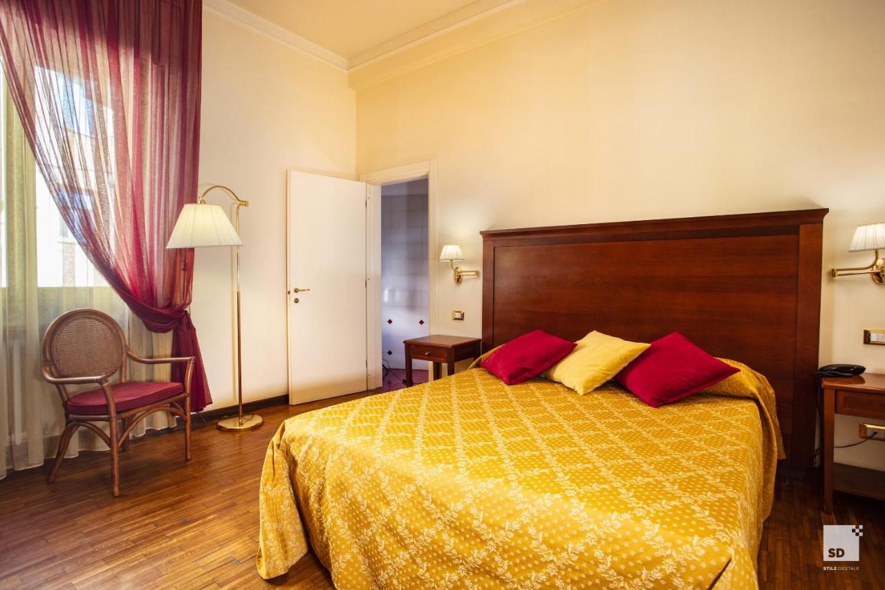 Hotel Alessandro Della Spina Pisa Exterior photo