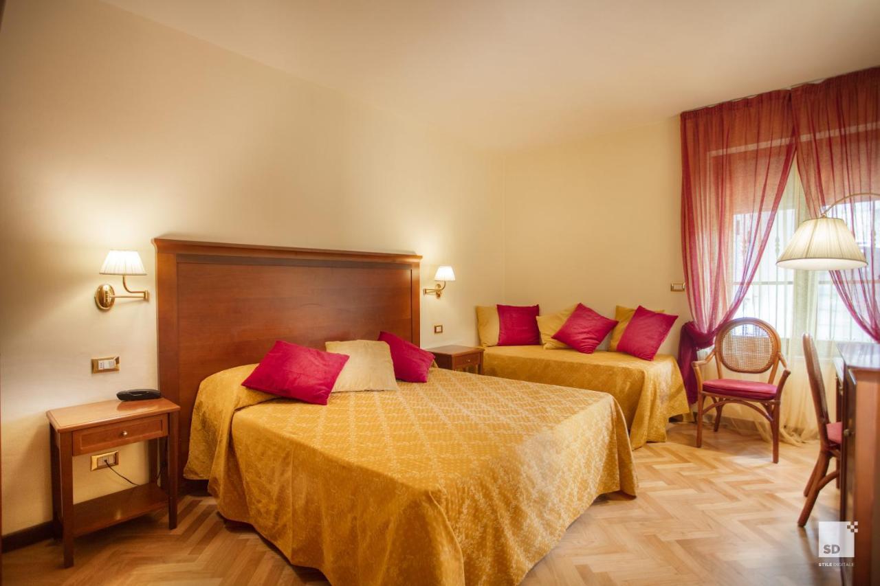 Hotel Alessandro Della Spina Pisa Exterior photo